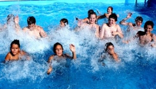 Piscina del campamento infantil